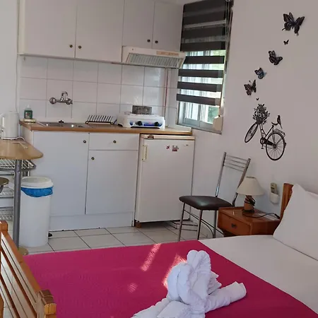 House Mantesos Apartamento