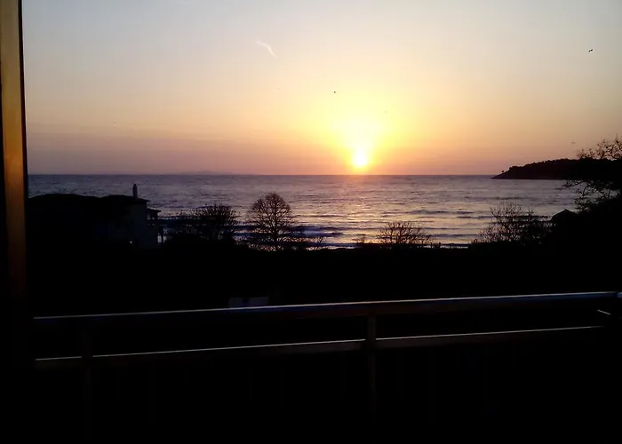 House Mantesos 公寓 基尼拉