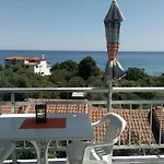 House Mantesos Apartment *