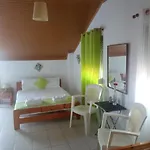 House Mantesos Apartment Kinira