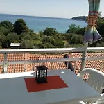Apartment House Mantesos *