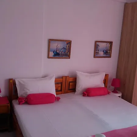 House Mantesos Apartament
