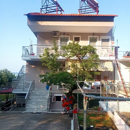 House Mantesos Apartment Kinira