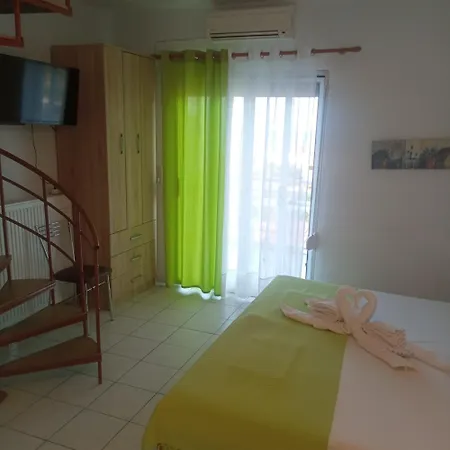 Apartment House Mantesos Kinira