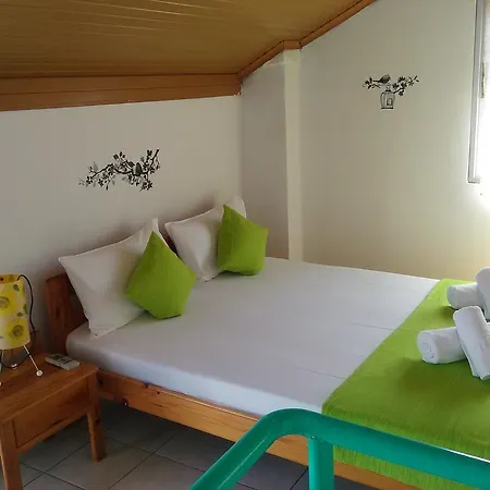 Apartament House Mantesos