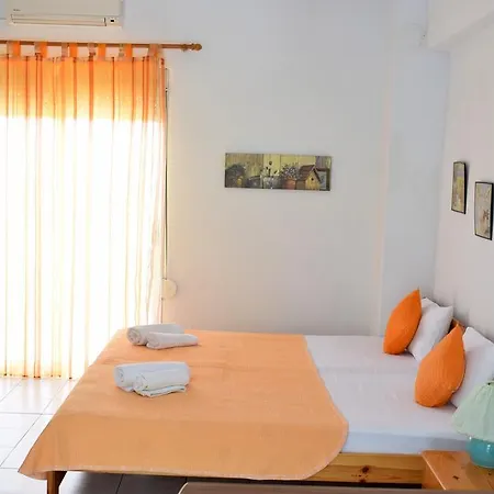 Apartament House Mantesos *