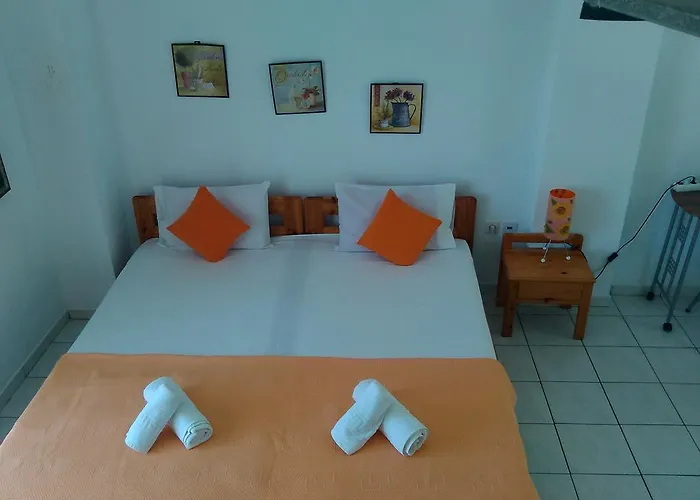 House Mantesos Апартаменты Коинира