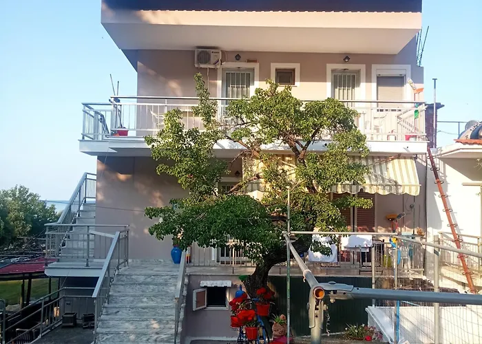 House Mantesos Lejlighed Kinira