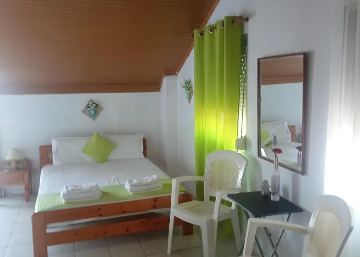 House Mantesos Lejlighed Kinira