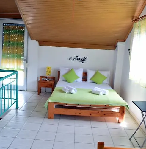 Lejlighed House Mantesos *